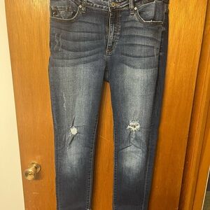 WOMENS KANCAN JEANS SZ 11/ DISTRESSED ANKLE LENGTH